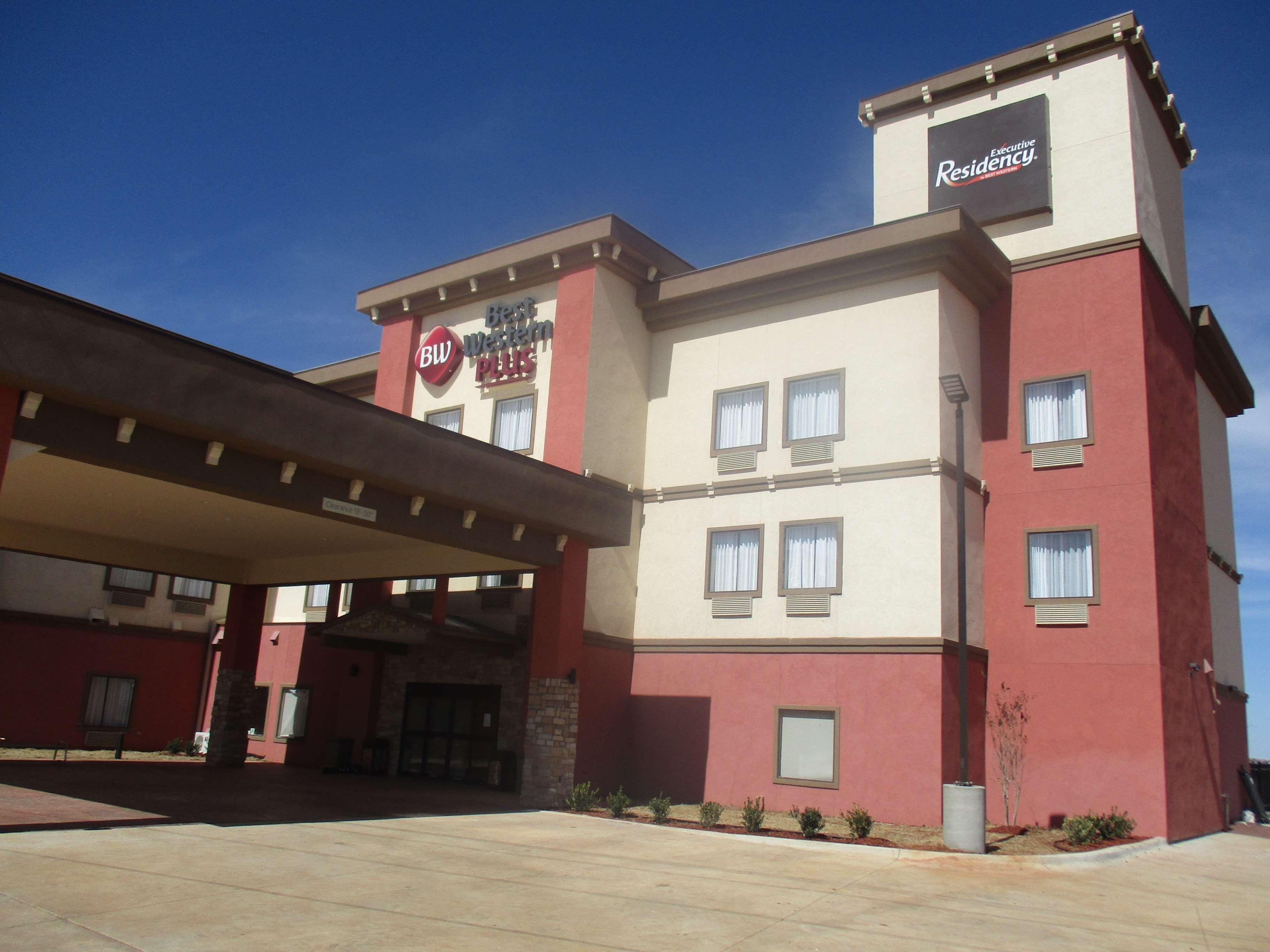Best Western Plus/Executive Residency Elk City Exterior foto