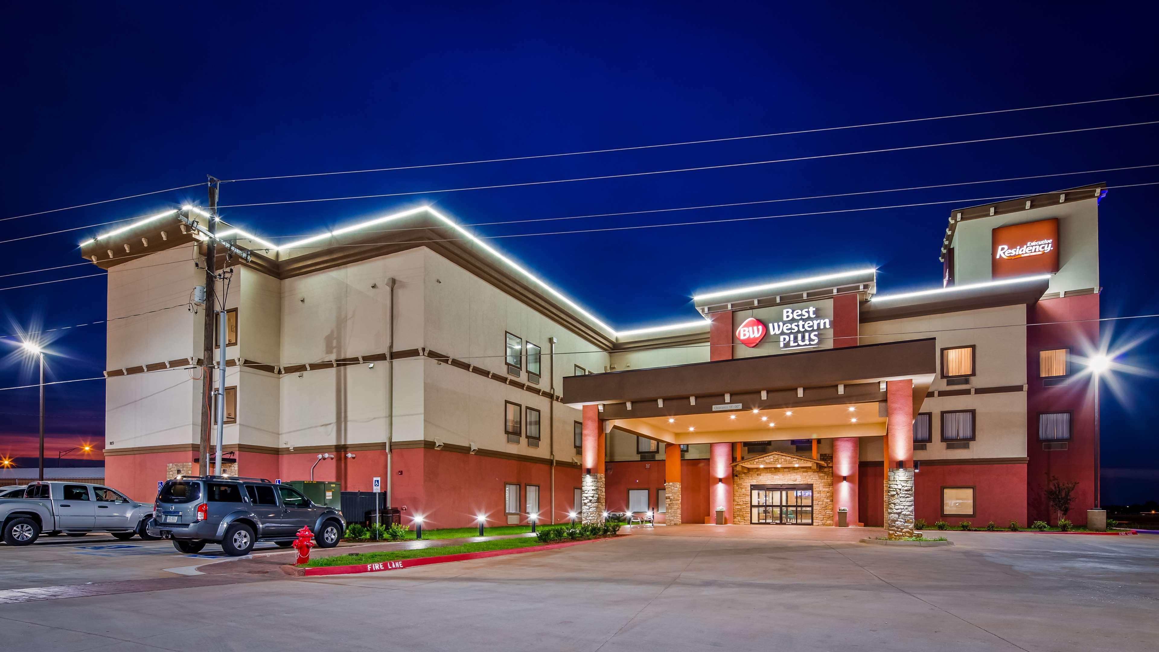 Best Western Plus/Executive Residency Elk City Exterior foto
