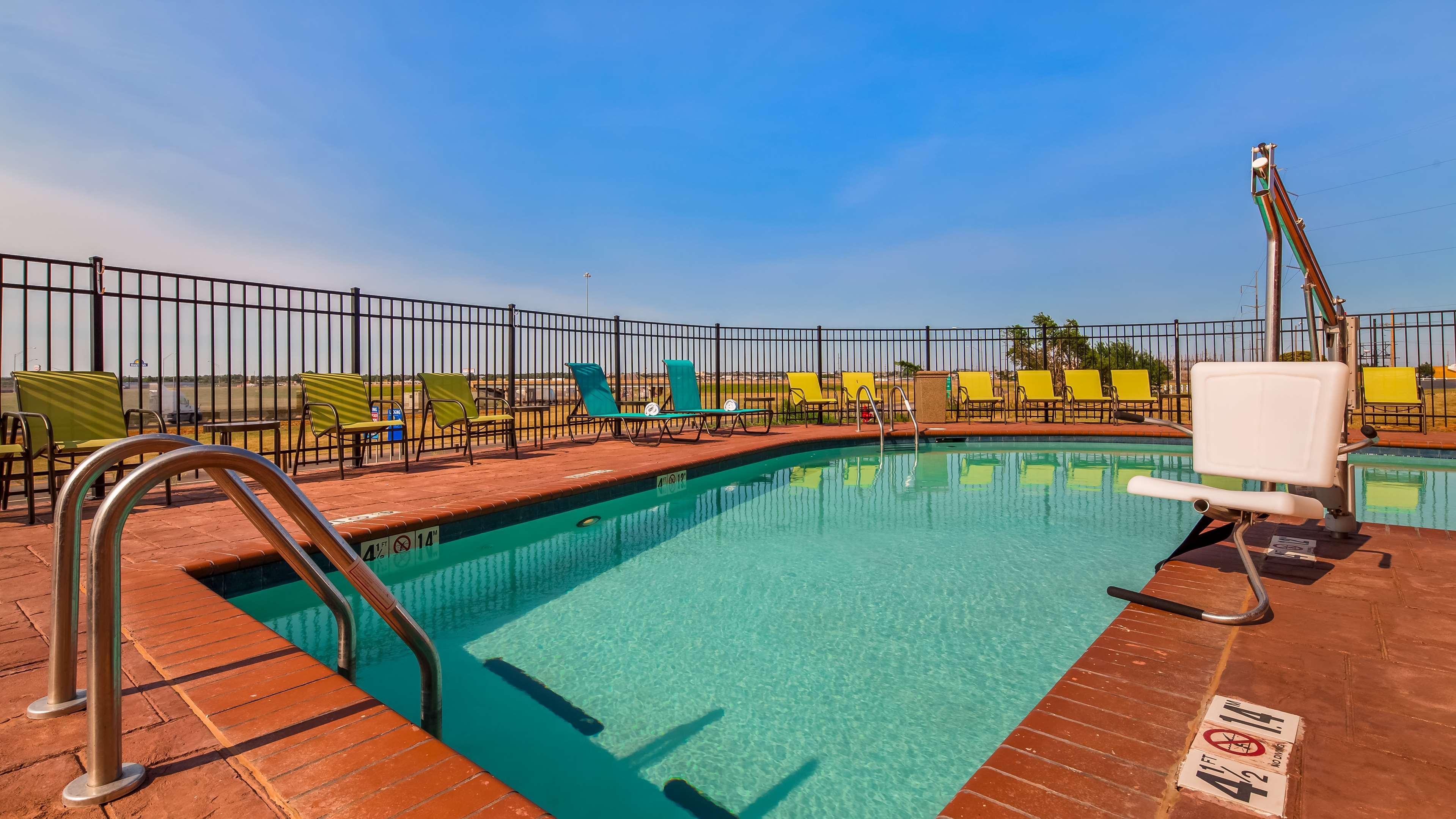 Best Western Plus/Executive Residency Elk City Exterior foto